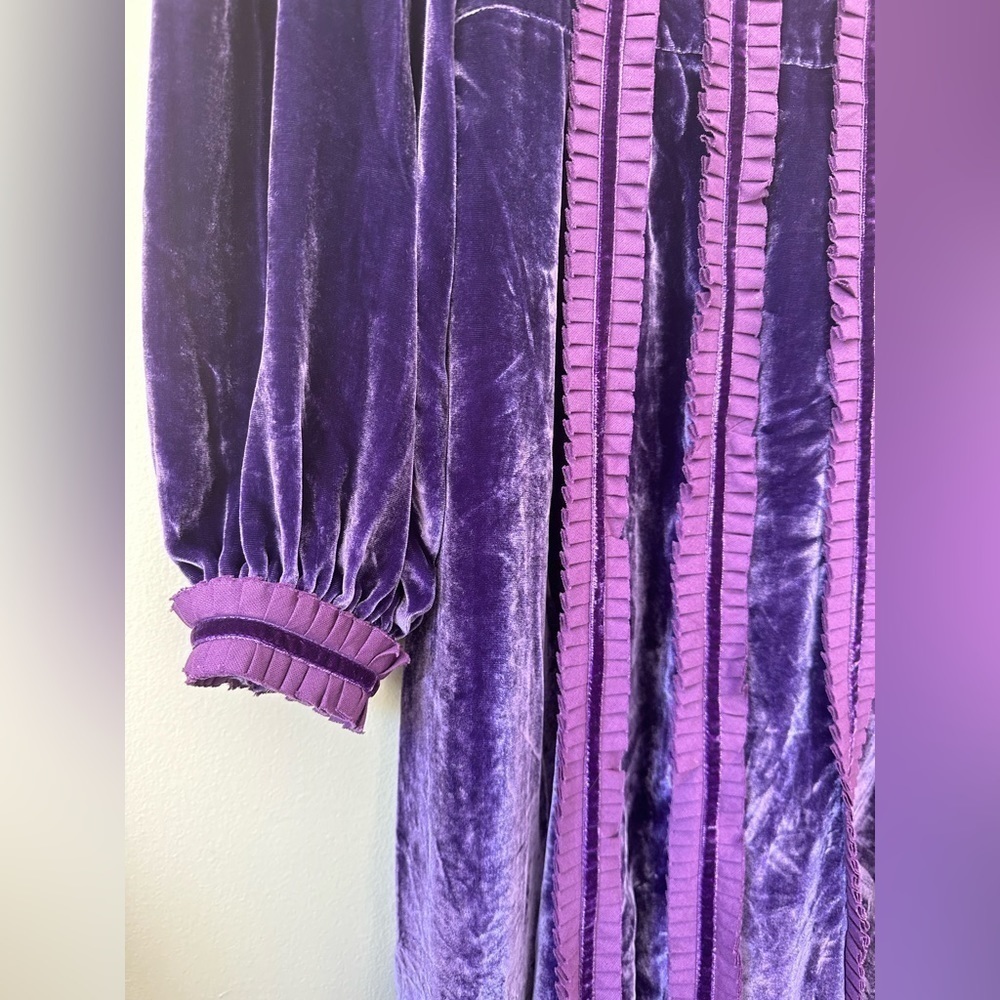 LISOU Gig Ruffle Long Sleeve violet purple Velvet Dress 6 NWT - Picture 5 of 14